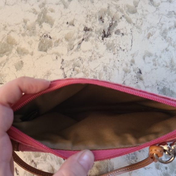 Coach Wristlet, pink signature canvas - Picture 5 of 7